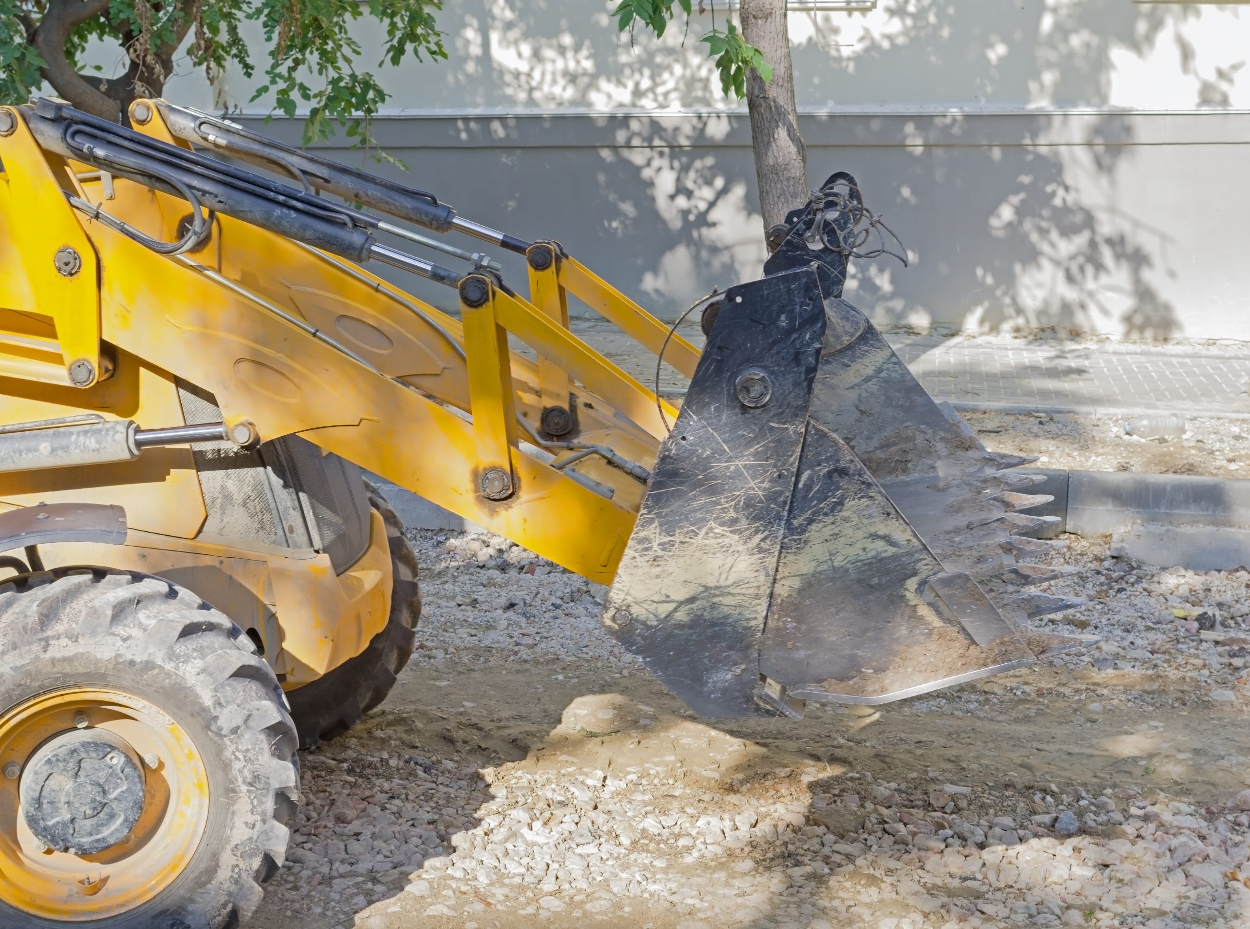 Buldoexcavatoare JCB si CAT disponibile
